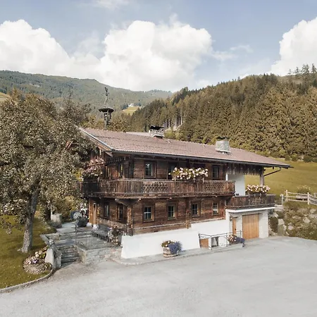 Dağ evi Alpen-chalet-pankraz